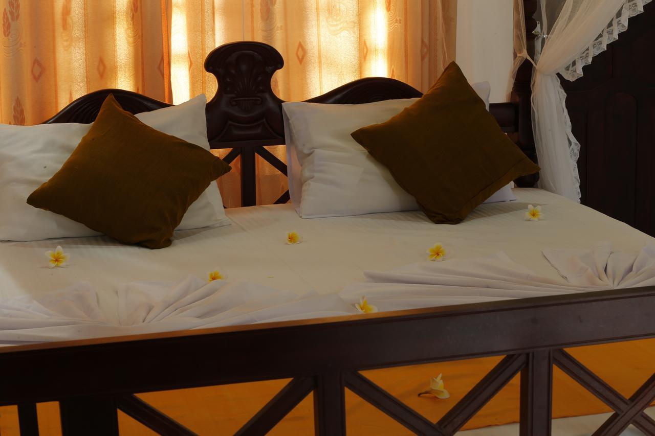 Flamingo Guest House Unawatuna Room photo
