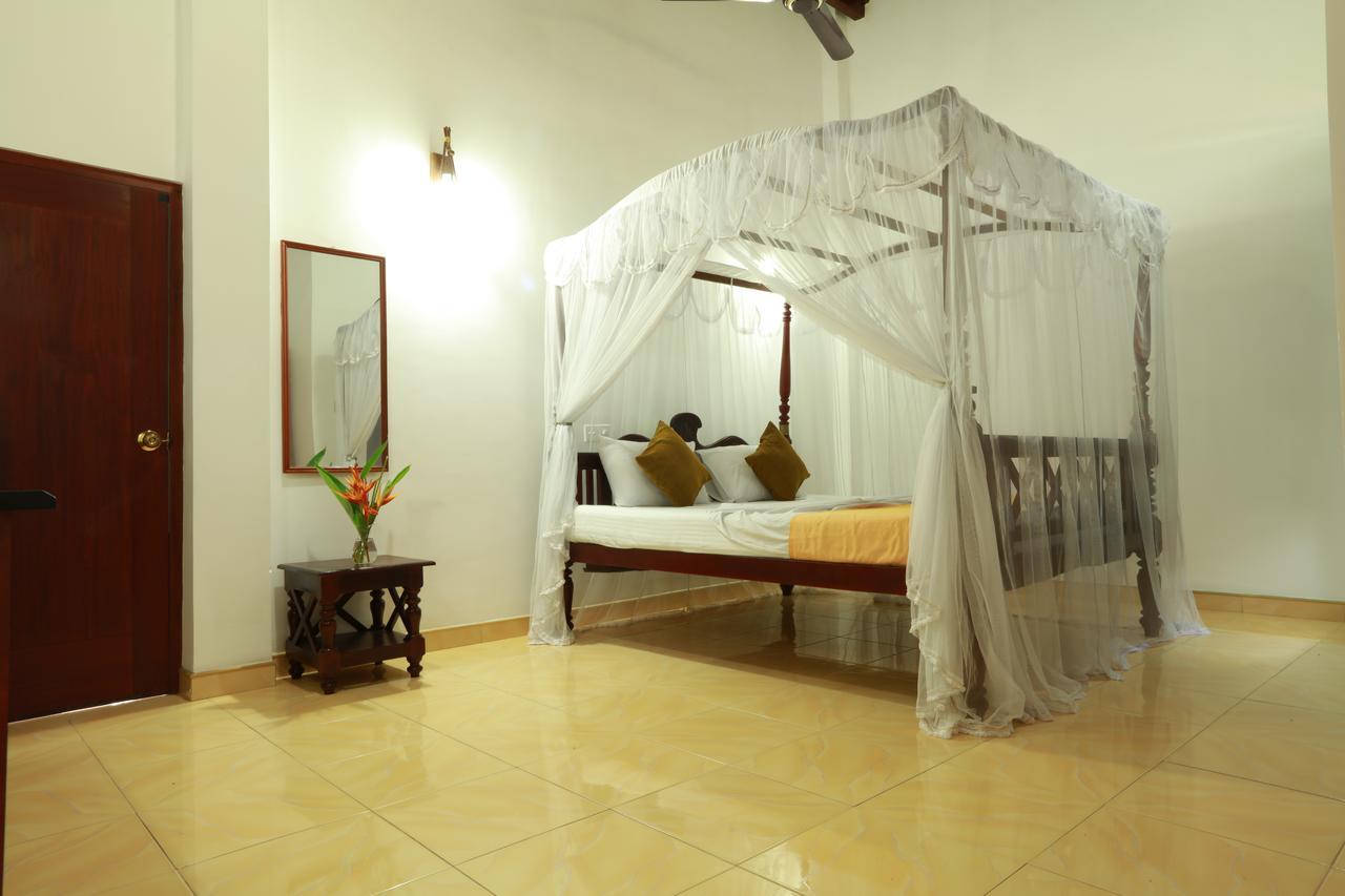 Flamingo Guest House Unawatuna Room photo